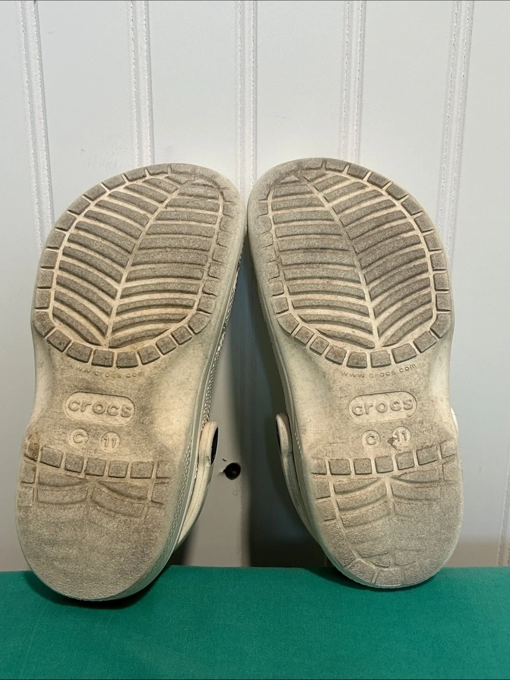 CROCS Kids White Clog Sandals with Heel Strap Sz: c11